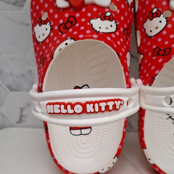 Crocs Hello Kitty Clogs Red Pink Polka Dots Kids size J3 - Picture 2 of 16